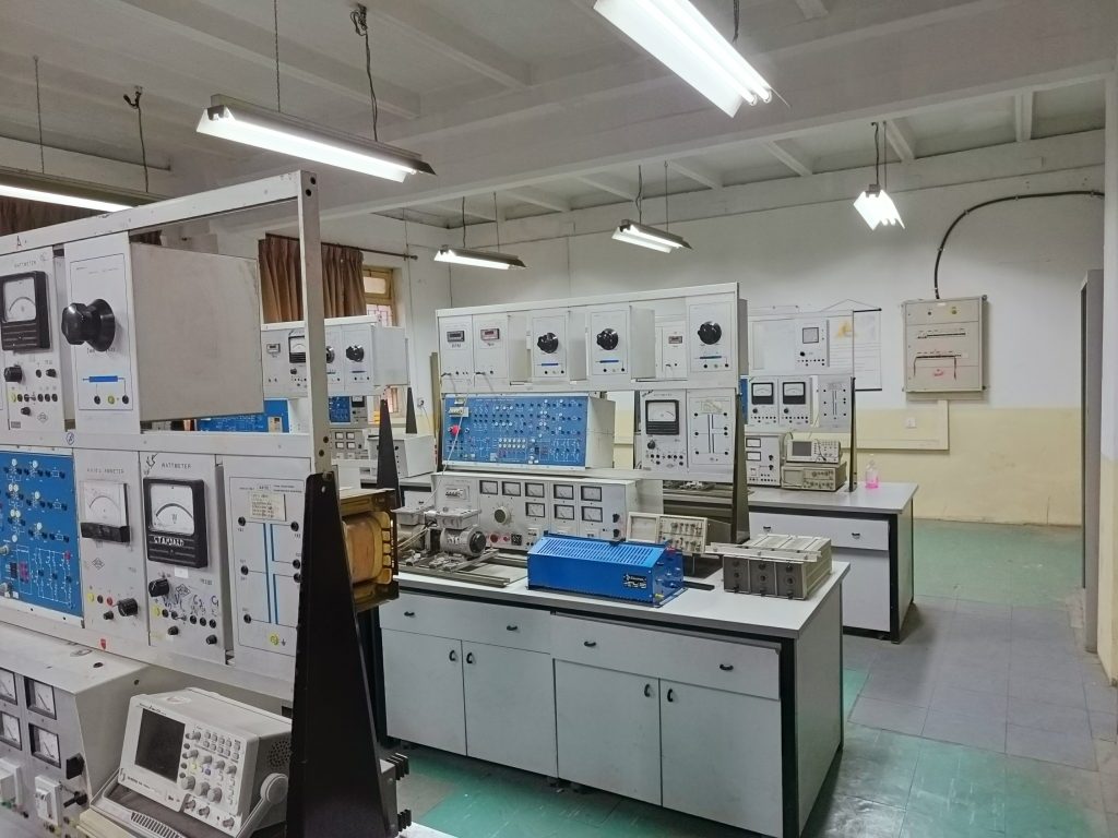 Machine And Power Electronics Lab – Department Of Electrical Engineering